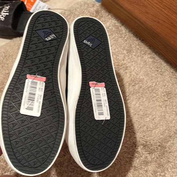 NWT Sperry Women's Sparkle Sneakers Silver gray Metallic 6.5 shoes - Picture 4 of 7